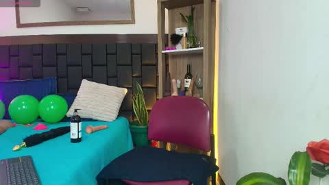 elenna_boobs_ online show from March 17, 3:26 pm