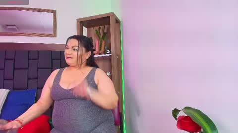 elenna_boobs_ online show from July 24, 3:37 am
