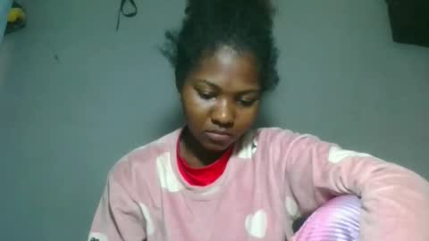 elia011 online show from October 29, 6:59 am