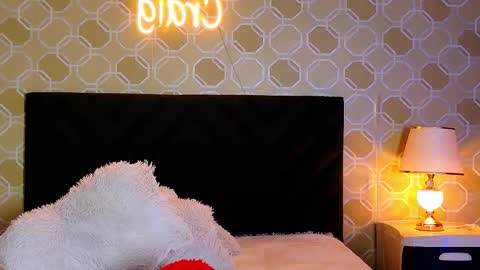 Snapshot of elian_craiggggg chatting on February 13, 2:40 am Elian online show from February 13, 2:40 am