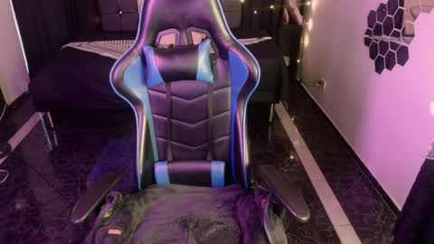 eliana_meaw online show from April 10, 2:00 pm