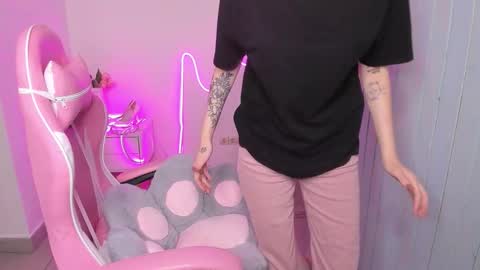 elieiza_xo online show from October 14, 8:59 am