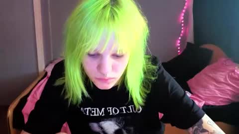 elieiza_xo online show from April 24, 9:23 am