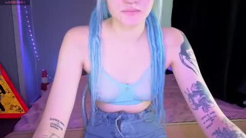 elieiza_xo online show from July 16, 9:04 am