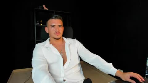 ElijahThorne online show from April 10, 7:13 am