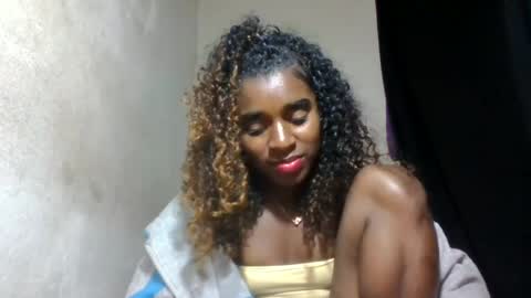Snapshot of elina981 chatting on June 27, 11:48 am elina981 online show from June 27, 11:48 am