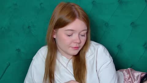 elinavale online show from June 28, 6:19 am