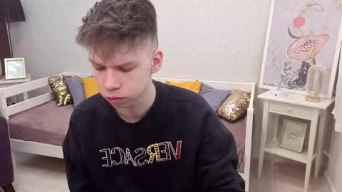 Snapshot of eliotmars chatting on April 13, 11:05 am eliotmars online show from April 13, 11:05 am