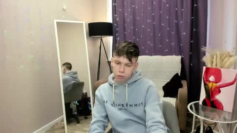 eliotmars online show from April 24, 12:07 pm