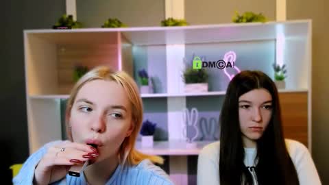 Snapshot of elis_sunny chatting on February 3, 6:11 am elis_sunny online show from February 3, 6:11 am