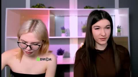 Snapshot of elis_sunny chatting on February 5, 6:29 am elis_sunny online show from February 5, 6:29 am