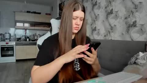 Aletta Oushen online show from December 5, 9:29 am