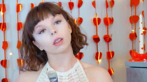 ElisabethDavis online show from February 5, 3:27 pm