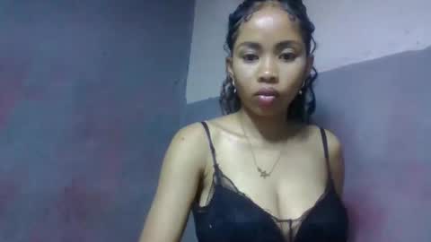 elisabethee online show from April 21, 2:51 am