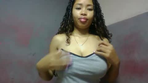 elisabethee online show from May 9, 12:38 am