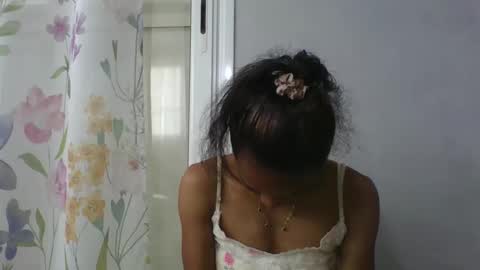 elisacich online show from February 28, 4:35 am