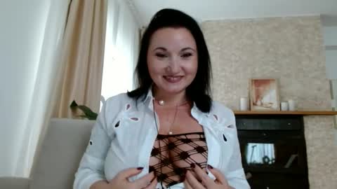 Snapshot of elise_bliss69 chatting on September 25, 1:59 pm elise_bliss69 online show from September 25, 1:59 pm