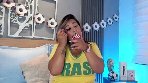 Elise Play Boobs online show from June 25, 7:07 pm