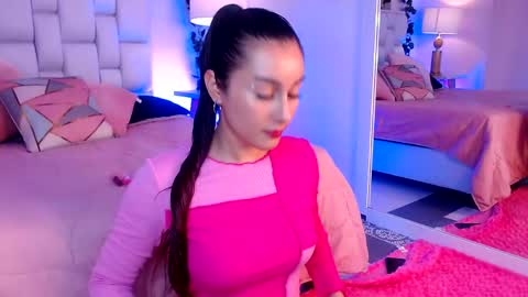 Snapshot of elisevalmont chatting on May 30, 3:58 am ELISE online show from May 30, 3:58 am