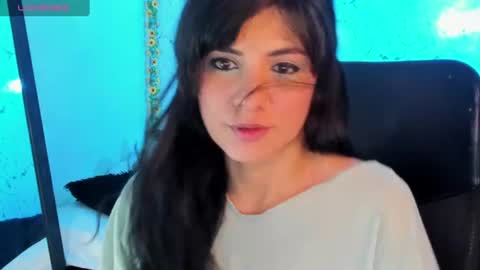 Snapshot of elissa_iris chatting on June 16, 1:08 am E L I S S A online show from June 16, 1:08 am