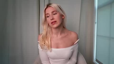 Liz online show from March 3, 10:59 pm