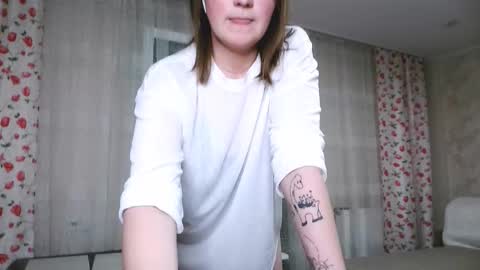 Elizabeth online show from November 18, 3:49 pm