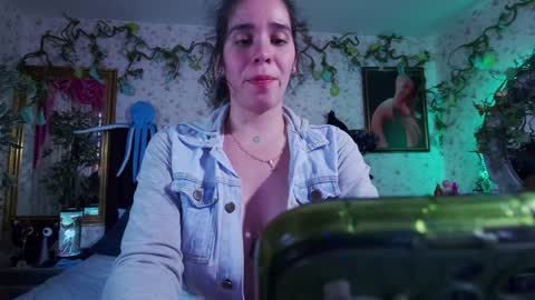 Snapshot of elizabeth77_ chatting on January 14, 7:11 pm Elizabeth online show from January 14, 7:11 pm