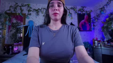 Snapshot of elizabeth77_ chatting on January 16, 7:20 pm Elizabeth online show from January 16, 7:20 pm