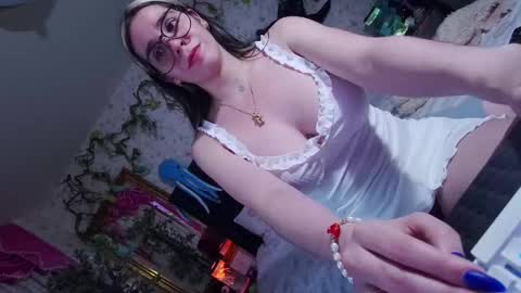 Snapshot of elizabeth77_ chatting on September 29, 8:02 pm Elizabeth online show from September 29, 8:02 pm