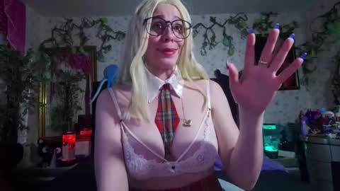 Snapshot of elizabeth77_ chatting on October 25, 10:26 pm Elizabeth online show from October 25, 10:26 pm