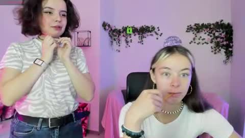  Your cute  online show from July 6, 8:33 am