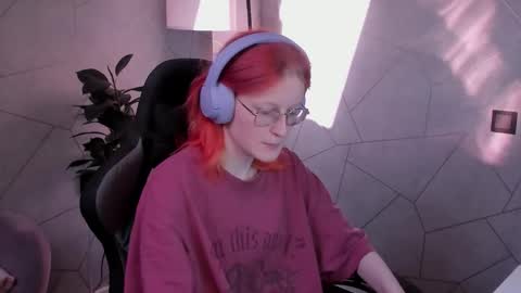 Elizabeth online show from February 12, 9:15 am