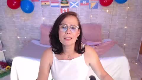 Elizabeth online show from July 6, 3:03 pm