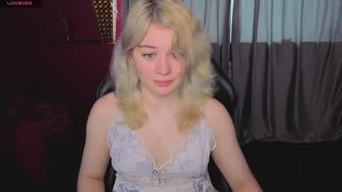 Elizabeth online show from June 12, 2:10 am