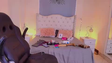 Snapshot of elizabeth_santos1 chatting on June 18, 9:14 am Elizabeth online show from June 18, 9:14 am