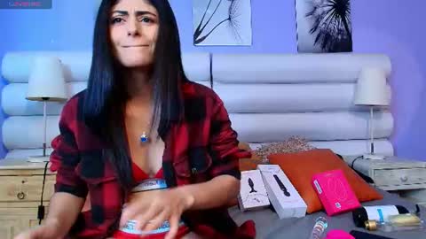 Snapshot of elizabeth_santos1 chatting on June 27, 5:40 pm Elizabeth online show from June 27, 5:40 pm