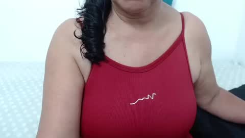 ElizabethMiler online show from August 4, 11:29 pm