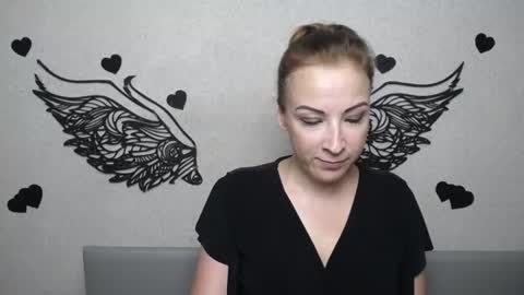 ElizabethSho online show from July 3, 5:19 pm