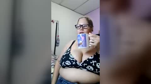 Elizabeth online show from July 8, 10:14 pm