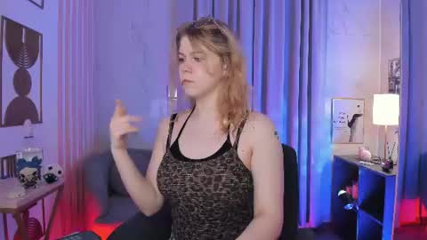 Elizabeth online show from July 12, 5:31 am
