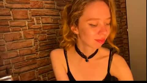 Snapshot of elizastorm chatting on June 26, 10:08 am Eliza online show from June 26, 10:08 am