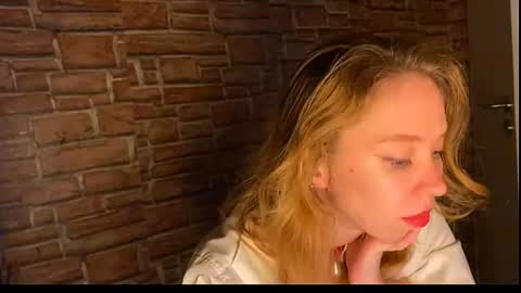 Snapshot of elizastorm chatting on July 8, 7:18 pm Eliza online show from July 8, 7:18 pm