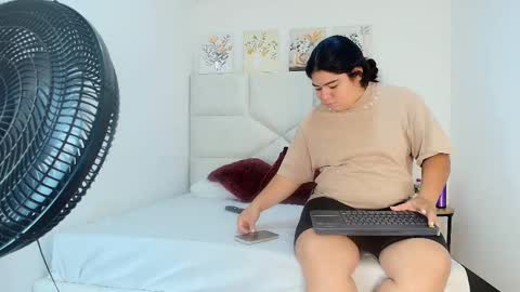 Eliza online show from March 29, 2:17 pm