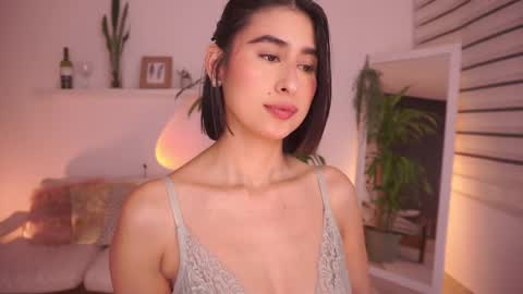 ELLA OWEN online show from February 13, 9:33 pm