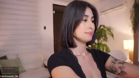 ELLA OWEN online show from May 22, 3:35 am