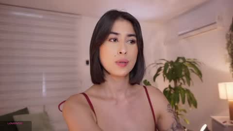 ELLA OWEN online show from May 22, 8:25 pm