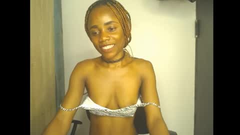 ella online show from April 19, 12:48 pm