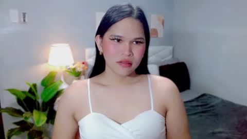 EllaFord online show from May 24, 12:37 am