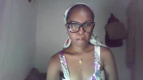 Snapshot of ellah245 chatting on February 16, 1:18 pm ellah245 online show from February 16, 1:18 pm