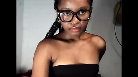 Snapshot of ellah245 chatting on March 2, 11:00 pm ellah245 online show from March 2, 11:00 pm